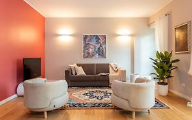 Luxurious & Spacious Flats In Duomo